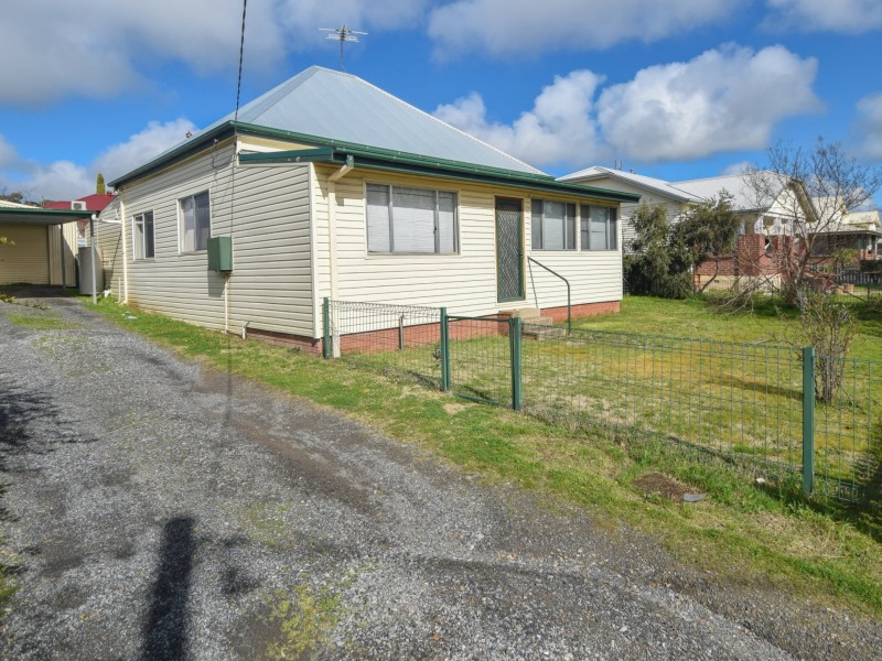 30 Currawong Street, Young NSW 2594
