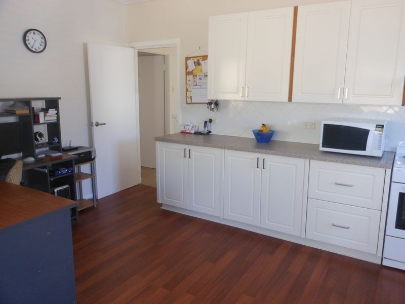 45 Yass St, Young NSW 2594