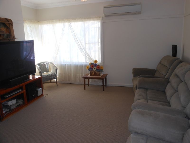 45 Yass St, Young NSW 2594