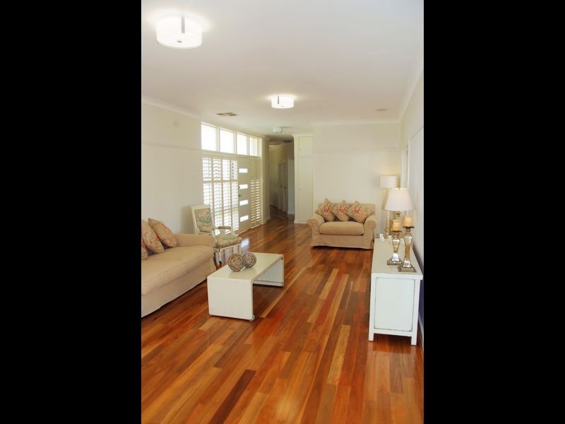 37 Elizabeth Street, Young NSW 2594