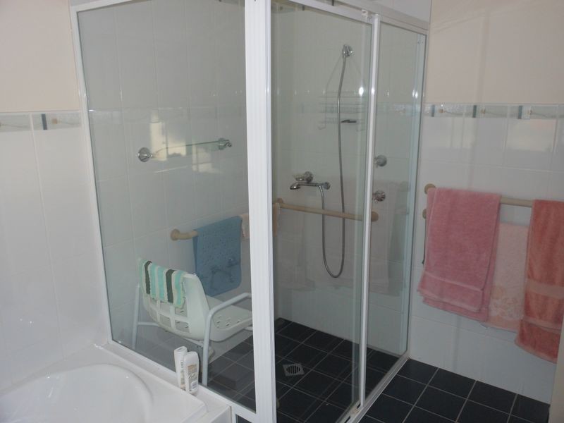 4-10 Binalong Street, Young NSW 2594