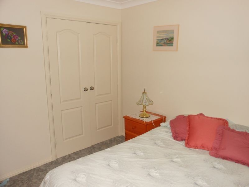 4-10 Binalong Street, Young NSW 2594