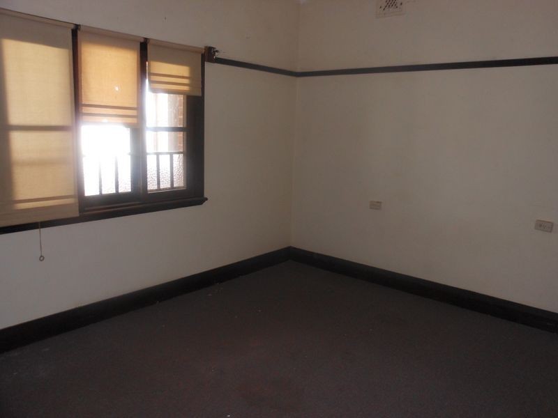 7 Marina Street, Young NSW 2594