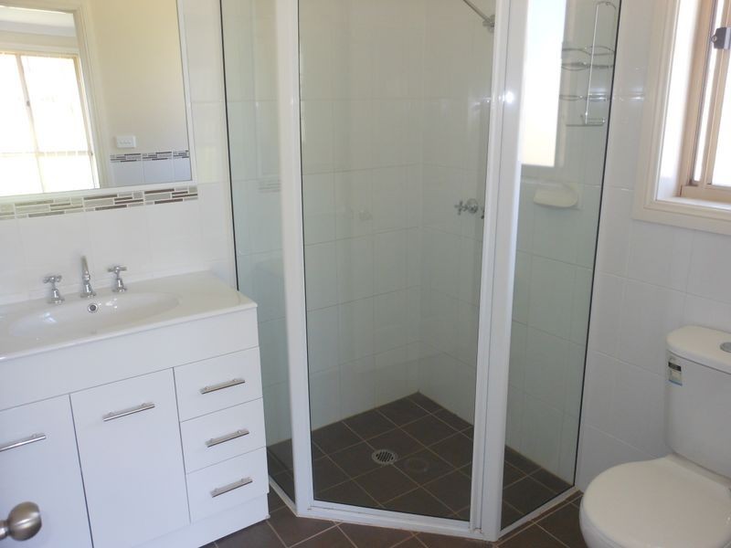 2-10 Petticoat Lane, Young NSW 2594