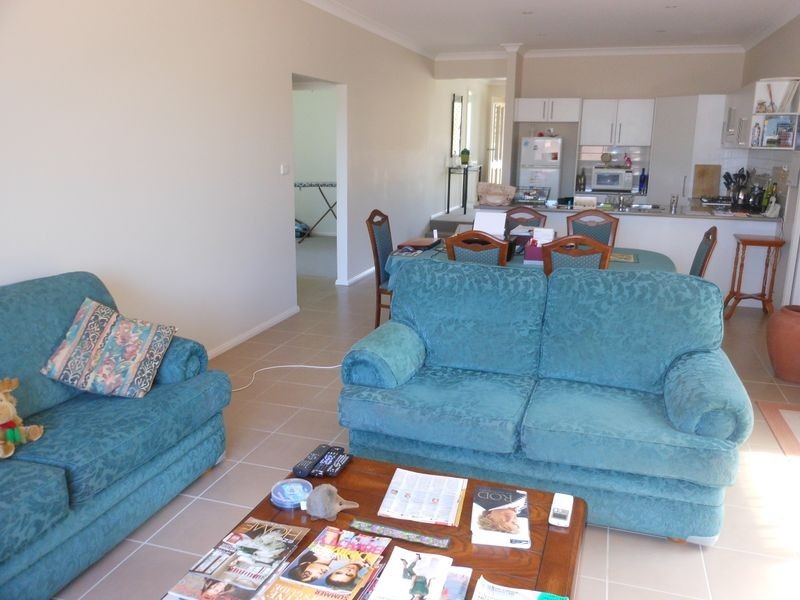 2-10 Petticoat Lane, Young NSW 2594