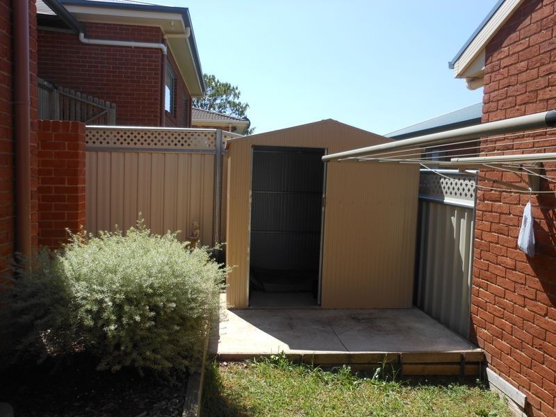 2-10 Petticoat Lane, Young NSW 2594