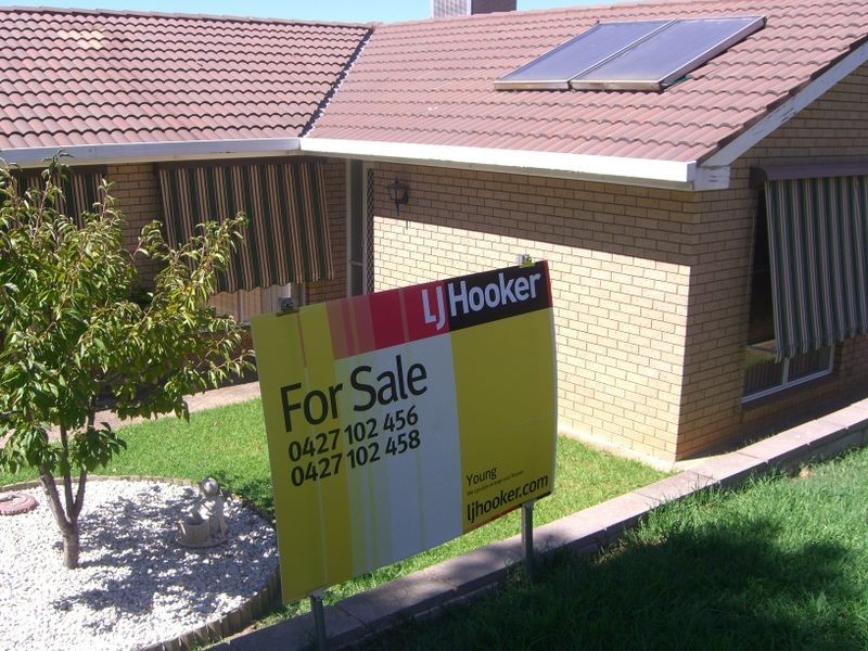 08 Cowper Street, Young NSW 2594