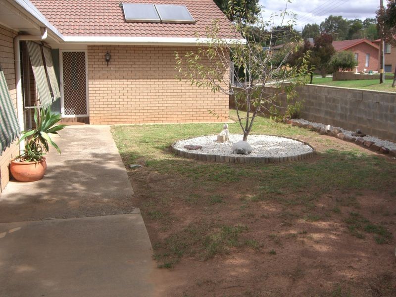 08 Cowper Street, Young NSW 2594