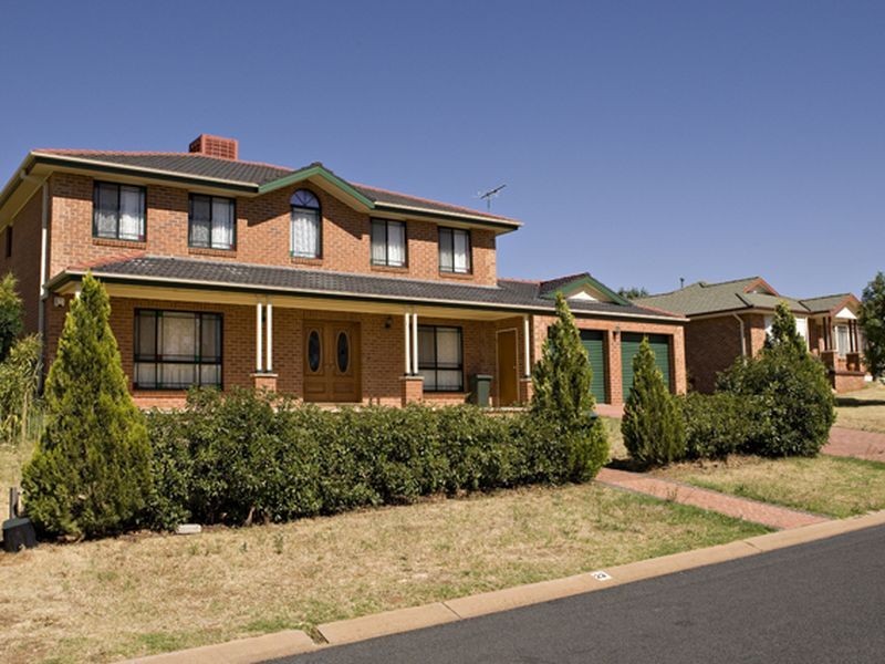 22 Anderson Avenue, Young NSW 2594