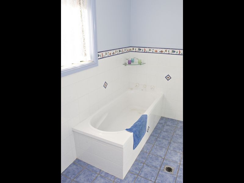 22 Anderson Avenue, Young NSW 2594