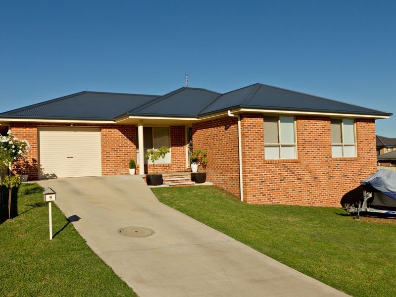 9 Hambrook Place, Young NSW 2594
