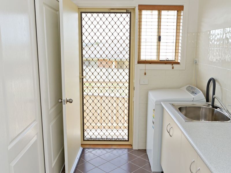 9 Hambrook Place, Young NSW 2594