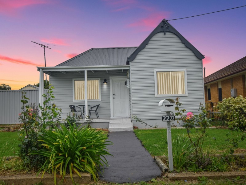 22 Spring Street, Young NSW 2594