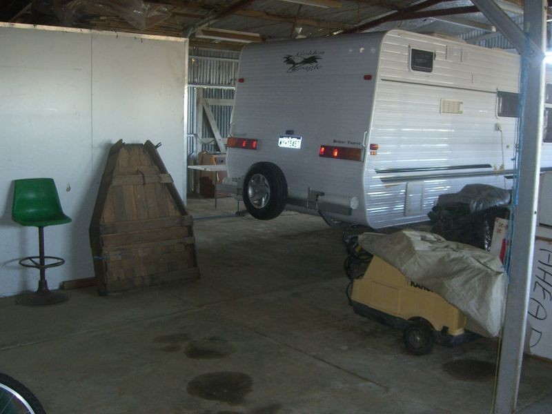 5 Pine Rd, Young NSW 2594