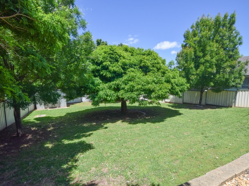 14 Hargreaves Crescent, Young NSW 2594