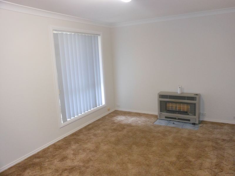 10/3A Sam Place, Young NSW 2594