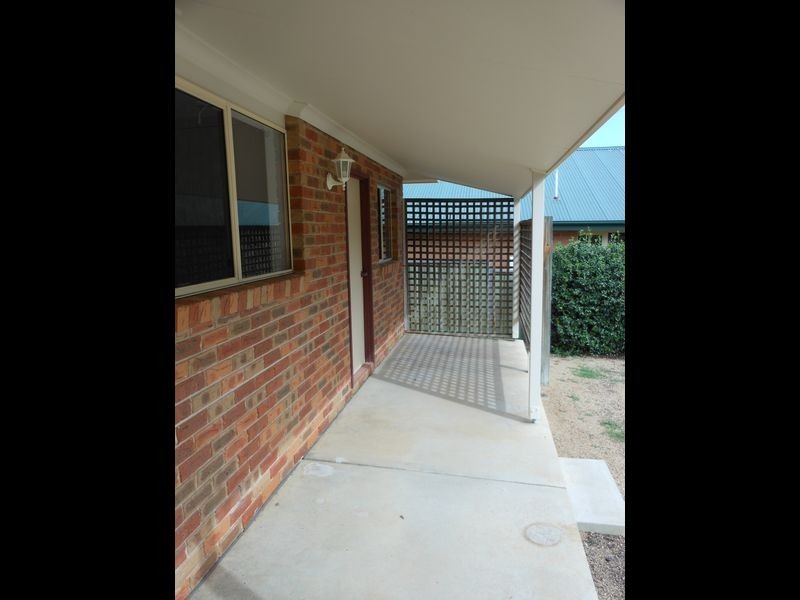 10/3A Sam Place, Young NSW 2594