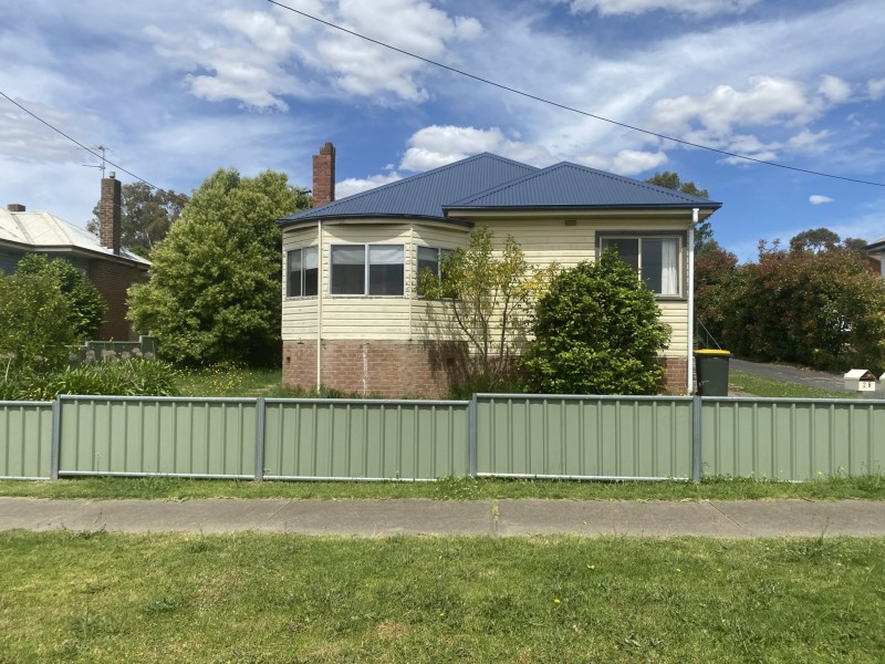 26 McLerie Street, Young NSW 2594