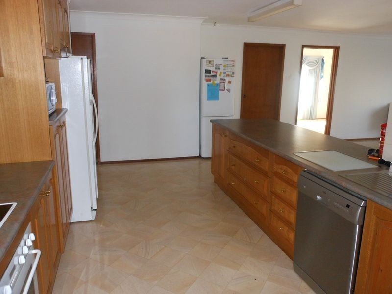 30 Tipperary Lane, Young NSW 2594