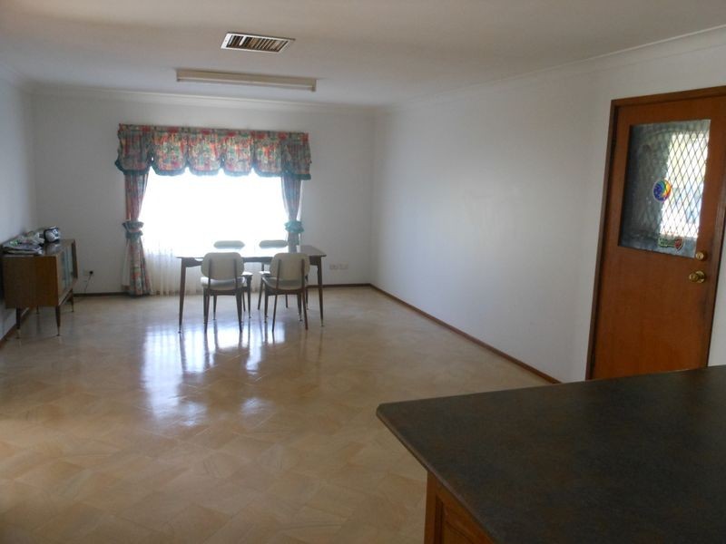 30 Tipperary Lane, Young NSW 2594