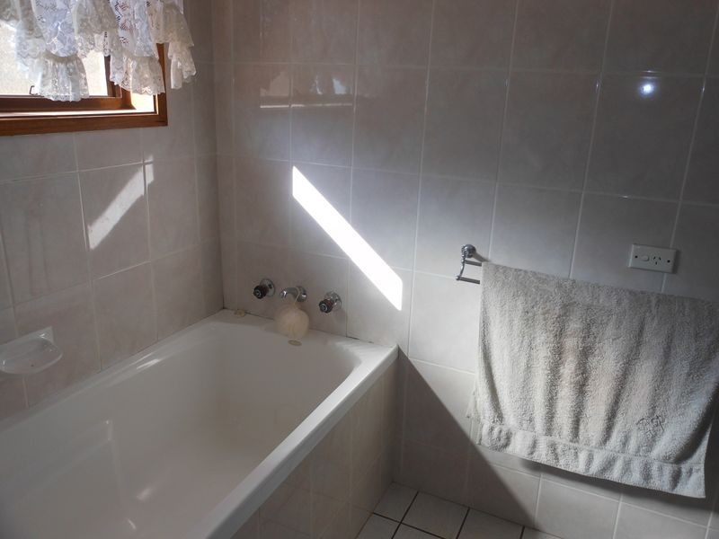 30 Tipperary Lane, Young NSW 2594