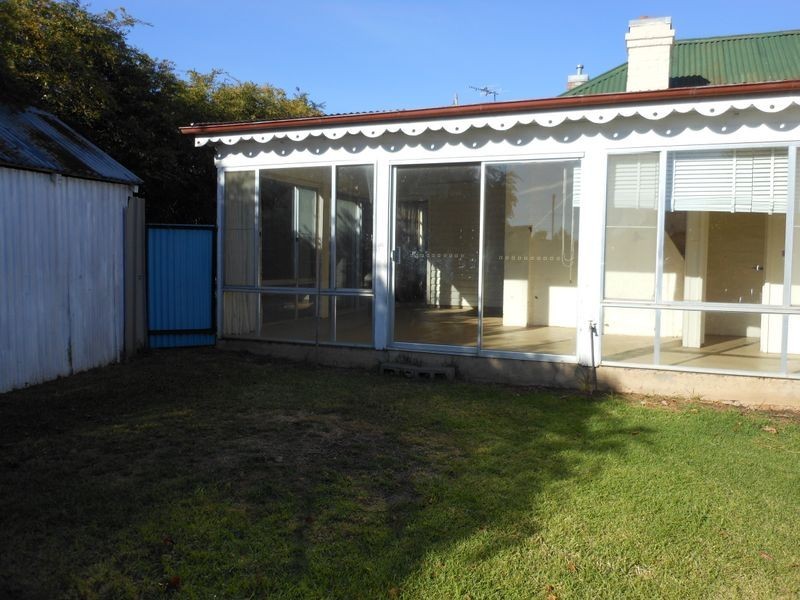15 Spring Street, Young NSW 2594