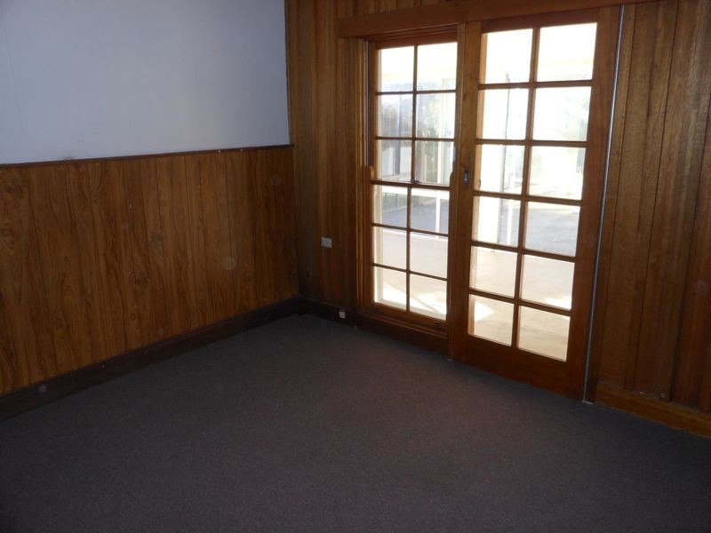 15 Spring Street, Young NSW 2594
