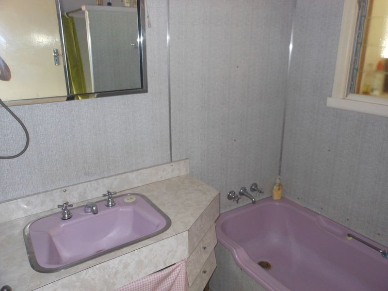 15 Spring Street, Young NSW 2594