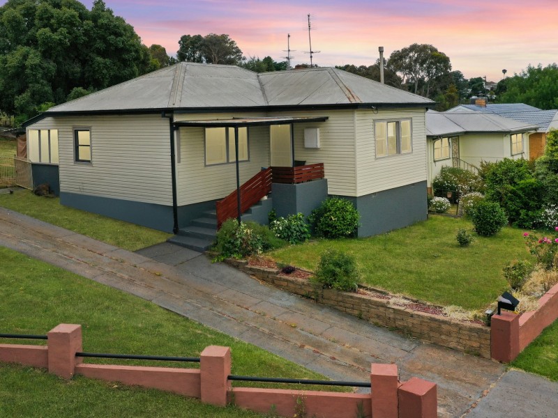 143 William Street, Young NSW 2594