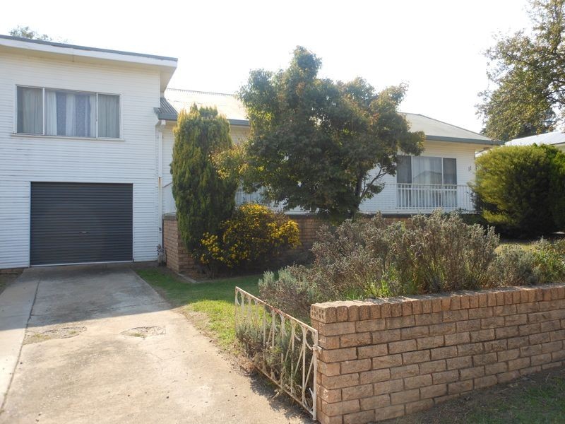 11 Boothby Street, Young NSW 2594