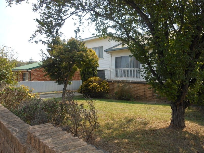 11 Boothby Street, Young NSW 2594