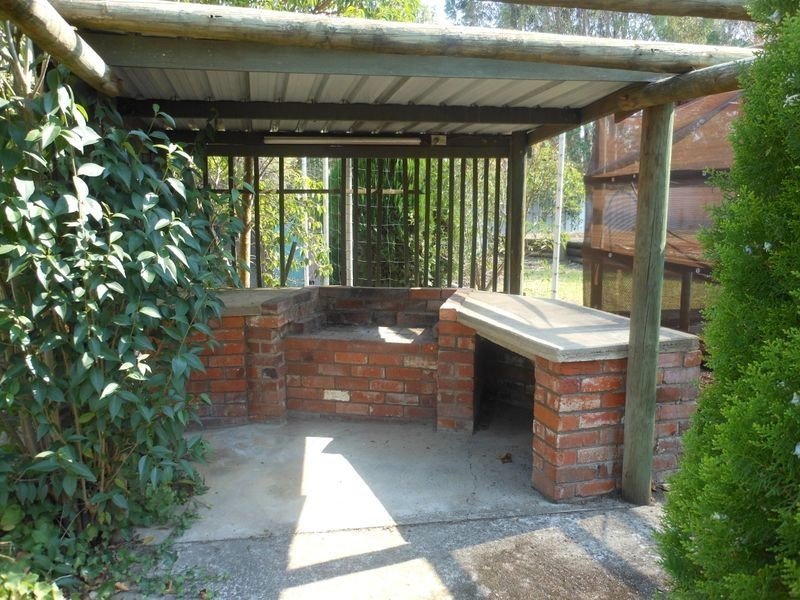 11 Boothby Street, Young NSW 2594