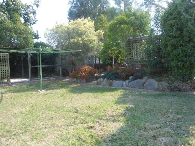 11 Boothby Street, Young NSW 2594