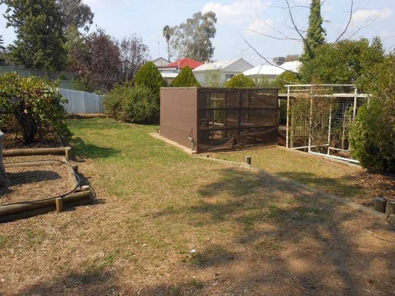 11 Boothby Street, Young NSW 2594