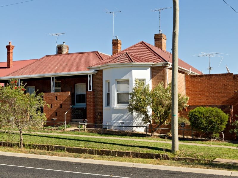 31 Wombat Street, Young NSW 2594