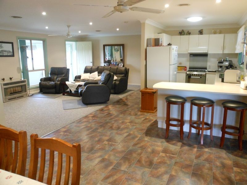 166 Chums Lane, Young NSW 2594