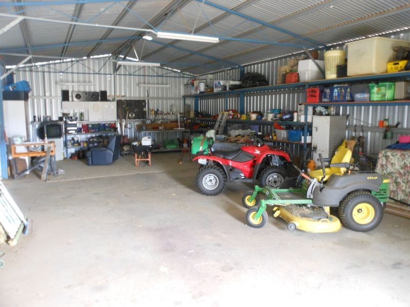 166 Chums Lane, Young NSW 2594