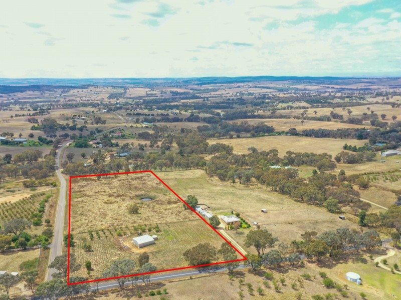 17 Apps Lane, Young NSW 2594