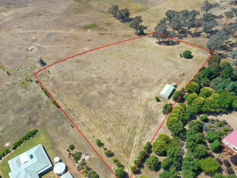 35 Kilmanock Rd, Young NSW 2594