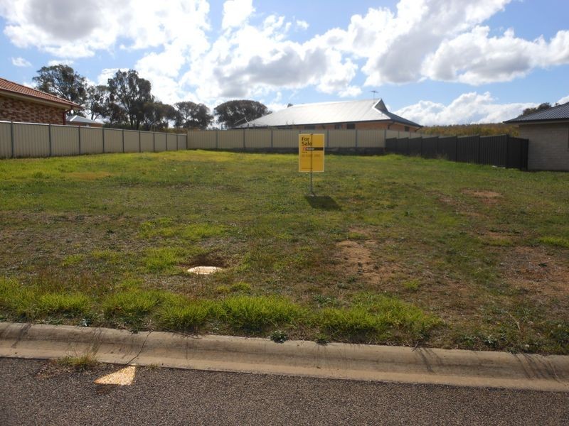 3 Hargreaves Crescent, Young NSW 2594