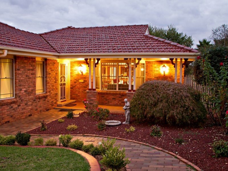 64 Fontenoy Street, Young NSW 2594