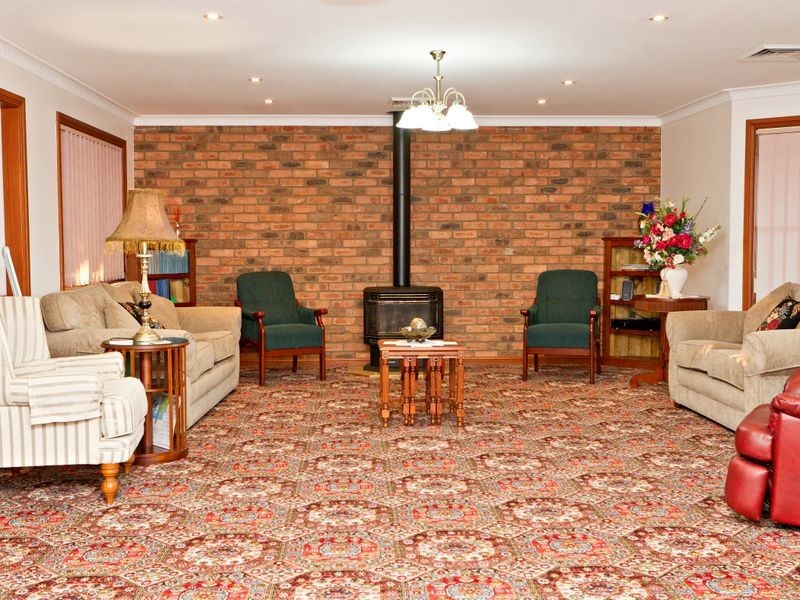 64 Fontenoy Street, Young NSW 2594