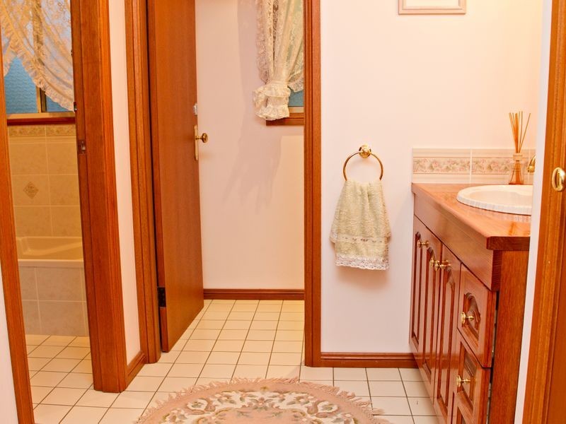 64 Fontenoy Street, Young NSW 2594