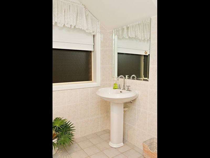 64 Fontenoy Street, Young NSW 2594