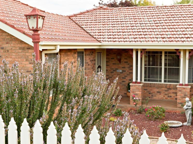 64 Fontenoy Street, Young NSW 2594