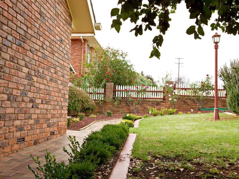 64 Fontenoy Street, Young NSW 2594