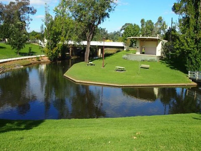 4 Yass Street, Young NSW 2594