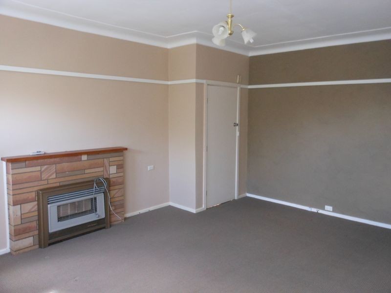 18 Taylor Road, Young NSW 2594