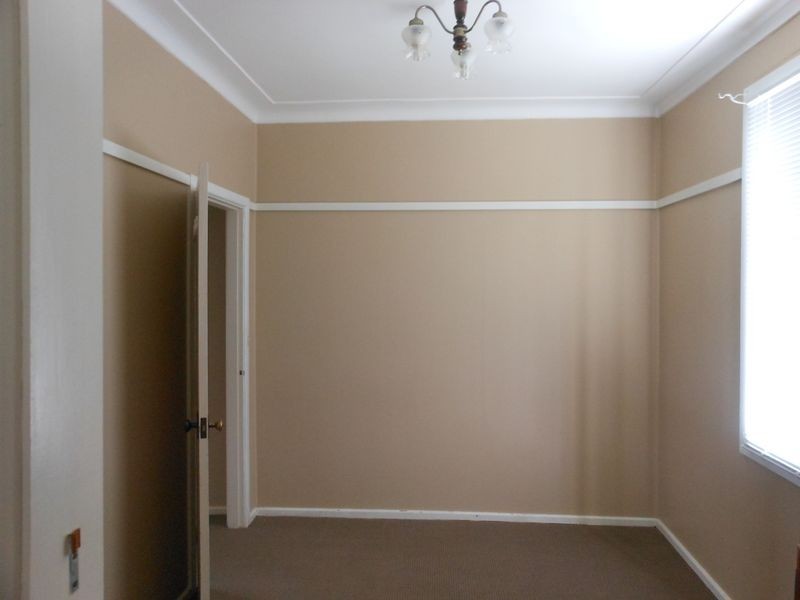 18 Taylor Road, Young NSW 2594