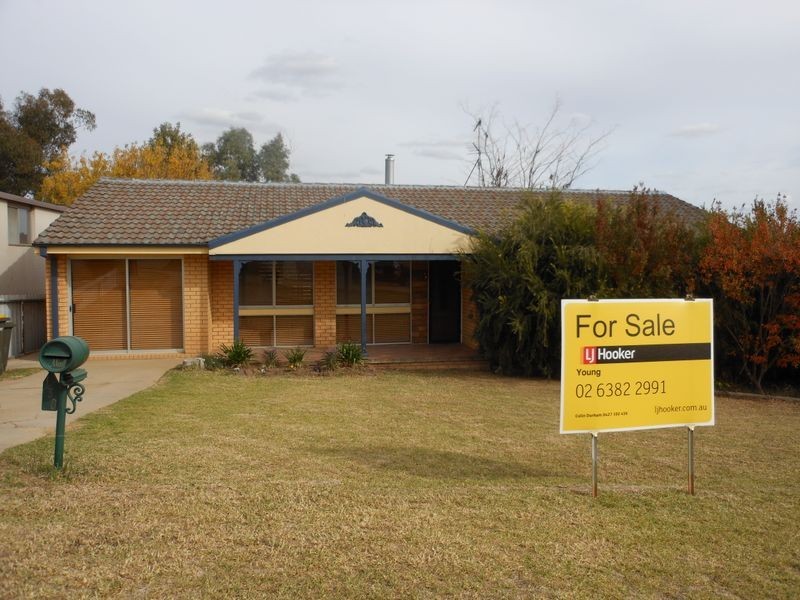 136 Edwards Street, Young NSW 2594